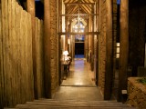 Esiweni Main lodge entrance at night